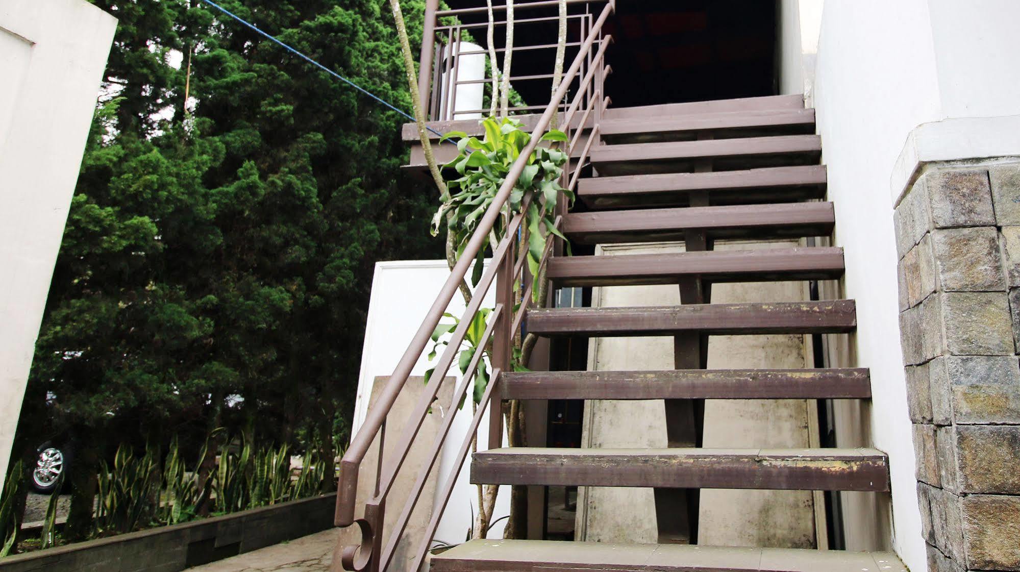 Zen Rooms Grand Hotel Lembang Extérieur photo