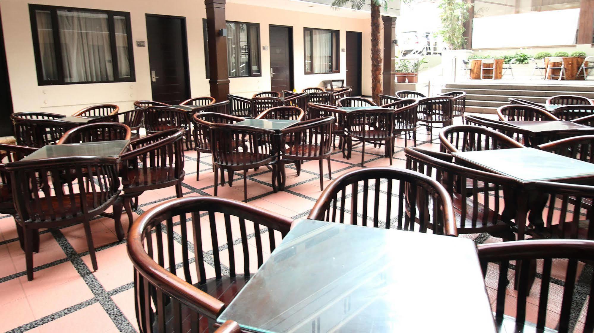 Zen Rooms Grand Hotel Lembang Extérieur photo
