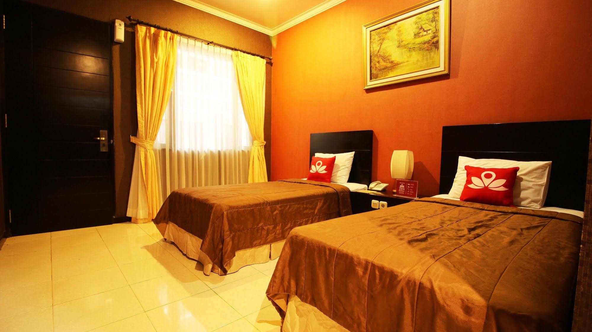 Zen Rooms Grand Hotel Lembang Extérieur photo
