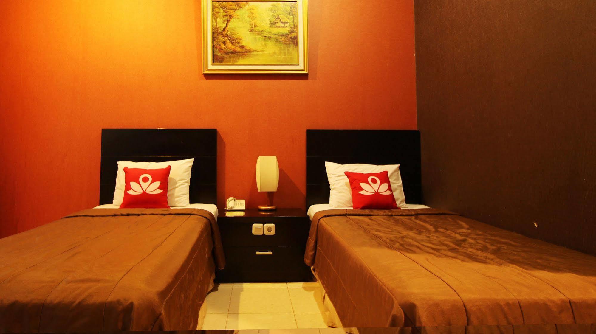Zen Rooms Grand Hotel Lembang Extérieur photo