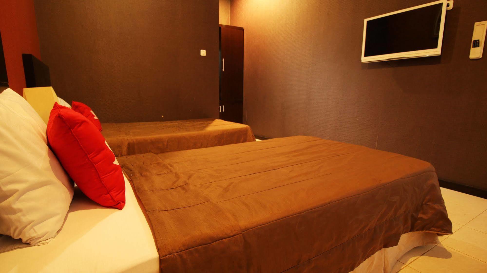 Zen Rooms Grand Hotel Lembang Extérieur photo
