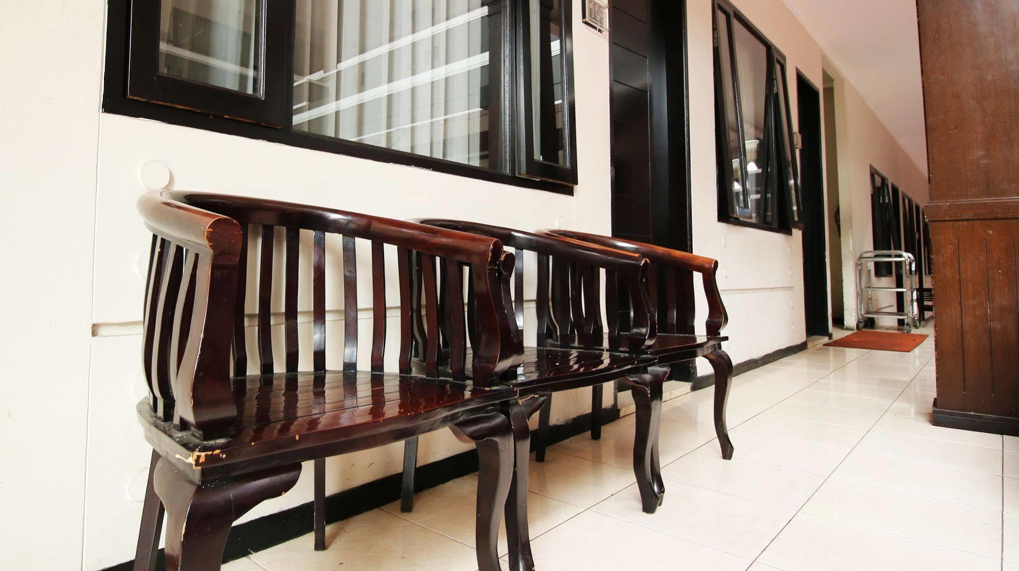 Zen Rooms Grand Hotel Lembang Extérieur photo